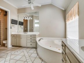 1008  Gabriel Lane , Fort Worth Texas 76116