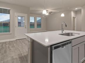1421  CANTERBURY Trail , DeSoto Texas 75115