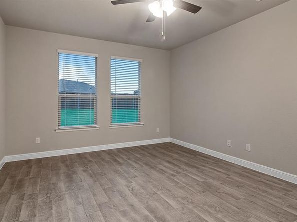 1421  CANTERBURY Trail , DeSoto Texas 75115