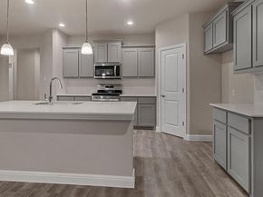 1421  CANTERBURY Trail , DeSoto Texas 75115