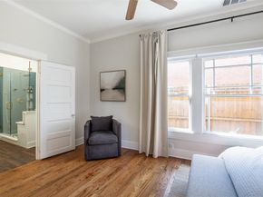 206 S Edgefield Avenue , Dallas Texas 75208