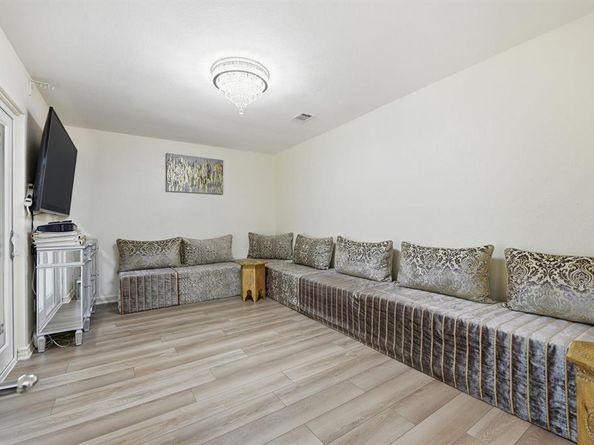 2910  Sun Valley Street , Irving Texas 75062