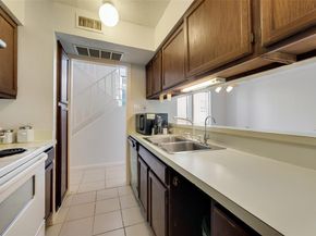 7135  Fair Oaks Avenue  21, Dallas Texas 75231