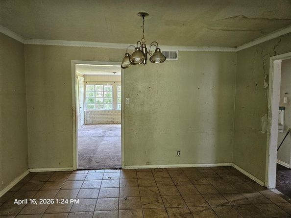 2324  Prichard Lane , Dallas Texas 75227