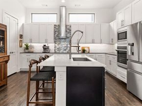 4222  Roseland Avenue  102, Dallas Texas 75204
