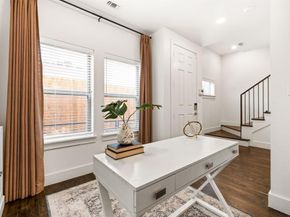 4222  Roseland Avenue  102, Dallas Texas 75204