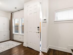 4222  Roseland Avenue  102, Dallas Texas 75204