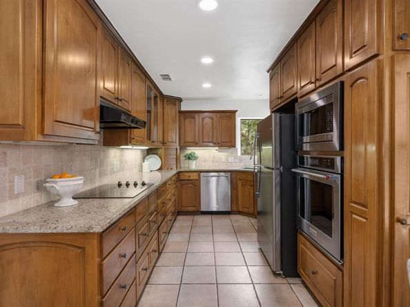 6709  Johns Court , Arlington Texas 76016