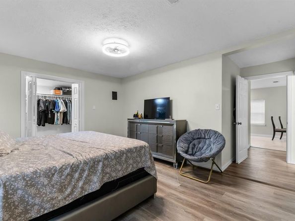 5826  Overlook Drive , Dallas Texas 75227