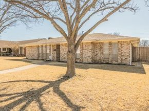 876  Dogwood Trail , Lancaster Texas 75146