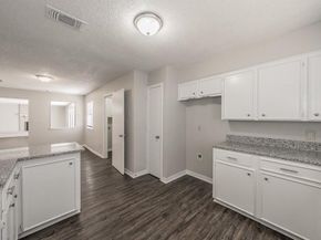 876  Dogwood Trail , Lancaster Texas 75146