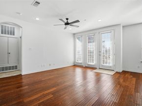 950  Henderson Street  1214, Fort Worth Texas 76102