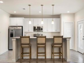 2815 E Overton Road , Dallas Texas 75216