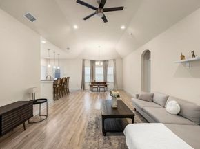 2815 E Overton Road , Dallas Texas 75216