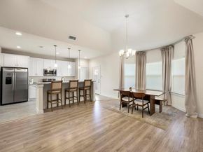 2815 E Overton Road , Dallas Texas 75216