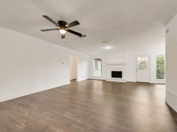 1614  Brent Court , Grand Prairie Texas 75051