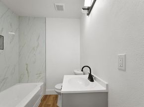 2114  Tisinger Avenue , Dallas Texas 75228