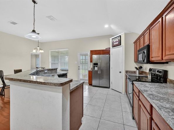 7424  Lake Front Trail , Arlington Texas 76002