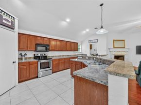 7424  Lake Front Trail , Arlington Texas 76002