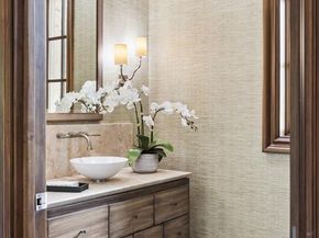 690 S Peytonville Avenue , Southlake Texas 76092