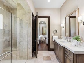 690 S Peytonville Avenue , Southlake Texas 76092