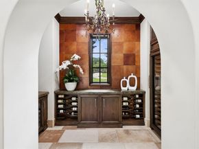 690 S Peytonville Avenue , Southlake Texas 76092