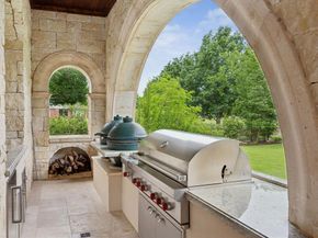 690 S Peytonville Avenue , Southlake Texas 76092