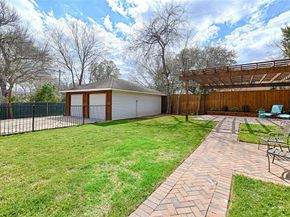 869  Peavy Road , Dallas Texas 75218