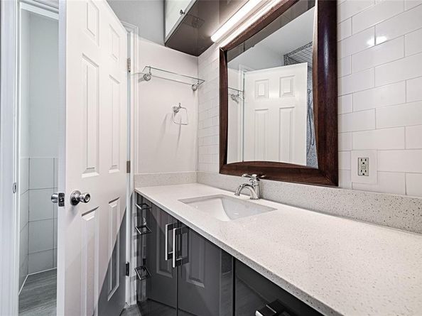 869  Peavy Road , Dallas Texas 75218