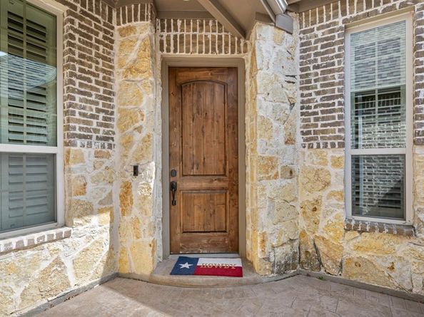 1125  Blue Lake Boulevard , Arlington Texas 76005