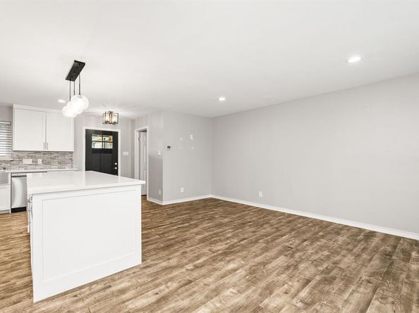 3213  Pecan Lane , Garland Texas 75041