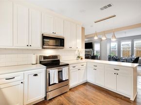 828  Elsbeth Street , Dallas Texas 75208