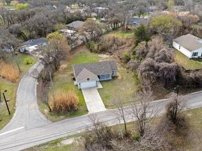 512  Alameda Road , Azle Texas 76020