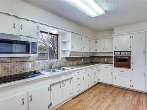 5828  Wales Avenue , Fort Worth Texas 76133