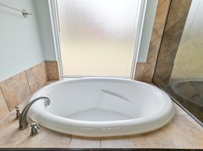 909  Auburn Court , Savannah Texas 76227