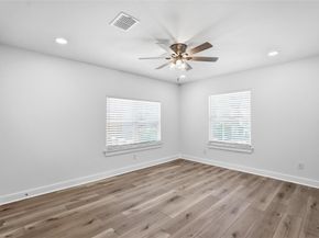 2518 W Amherst Avenue , Dallas Texas 75235