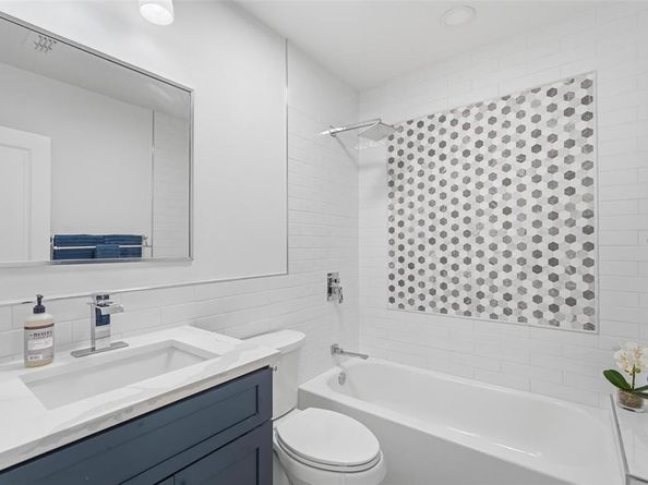 2518 W Amherst Avenue , Dallas Texas 75235