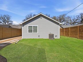 2518 W Amherst Avenue , Dallas Texas 75235