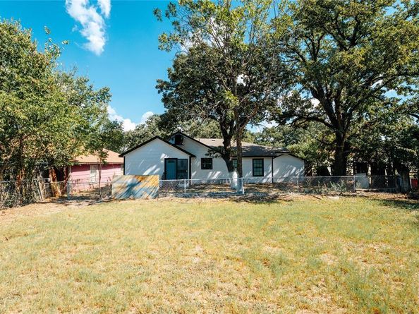 4514  Erath Street , Fort Worth Texas 76119