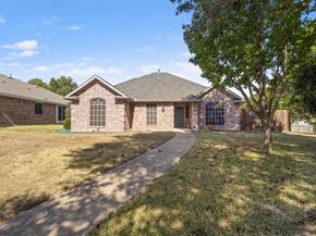 853  Woodridge Circle , DeSoto Texas 75115
