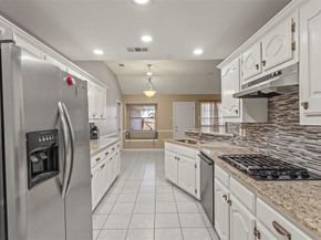 853  Woodridge Circle , DeSoto Texas 75115