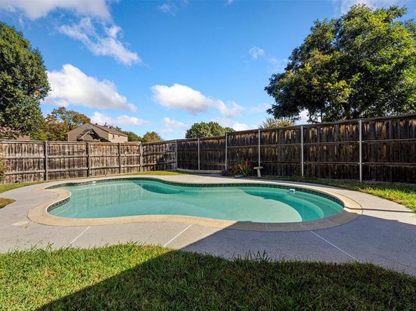 901  Pyramid Drive , Garland Texas 75040