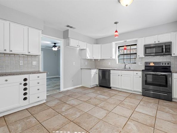 901  Pyramid Drive , Garland Texas 75040