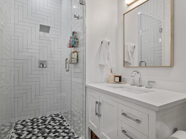 2222  Moser Avenue  107, Dallas Texas 75206
