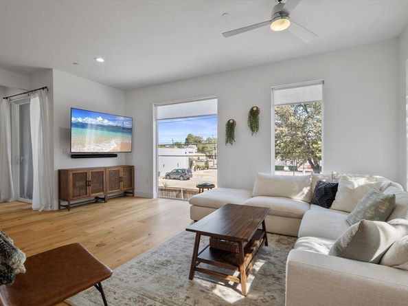 2222  Moser Avenue  107, Dallas Texas 75206