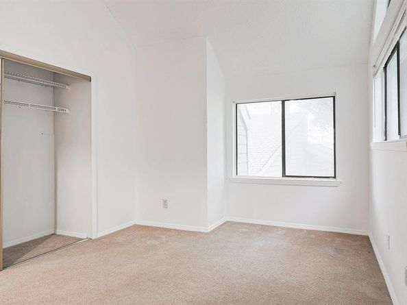 3420  Country Club Drive W 214, Irving Texas 75038