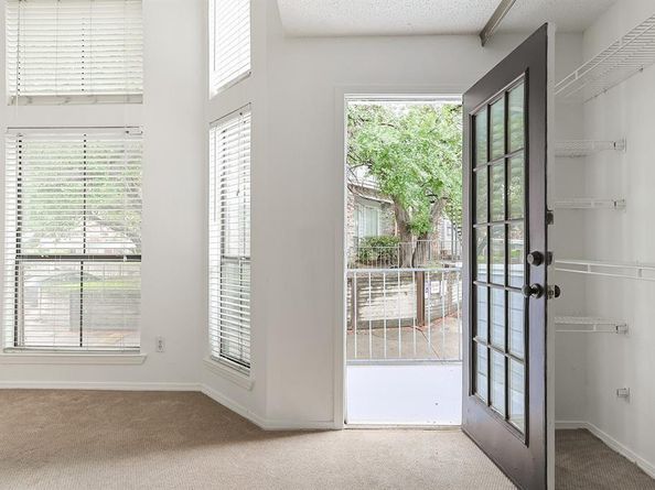 3420  Country Club Drive W 214, Irving Texas 75038