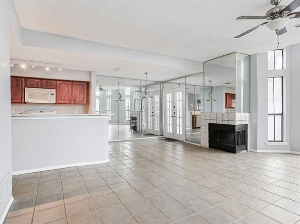 3420  Country Club Drive W 214, Irving Texas 75038