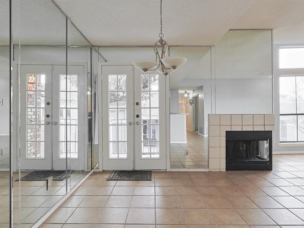 3420  Country Club Drive W 214, Irving Texas 75038