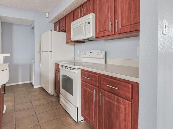 3420  Country Club Drive W 214, Irving Texas 75038